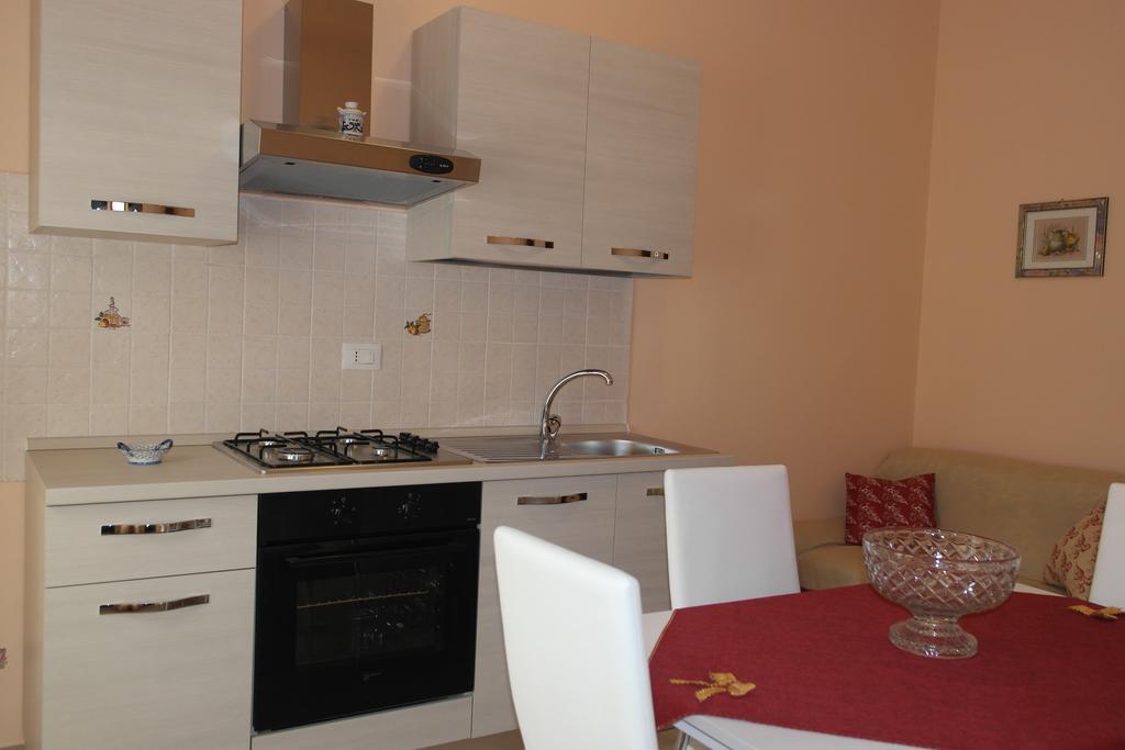 Appartamenti Naxos 지아르디니낙소스 외부 사진